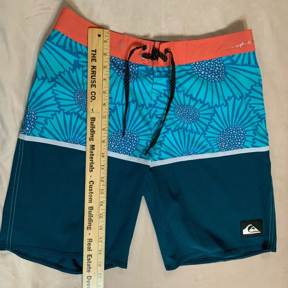 Quicksilver  Highline 31 Board Shorts Dry Flight Water Repellent Swim Surf Boat